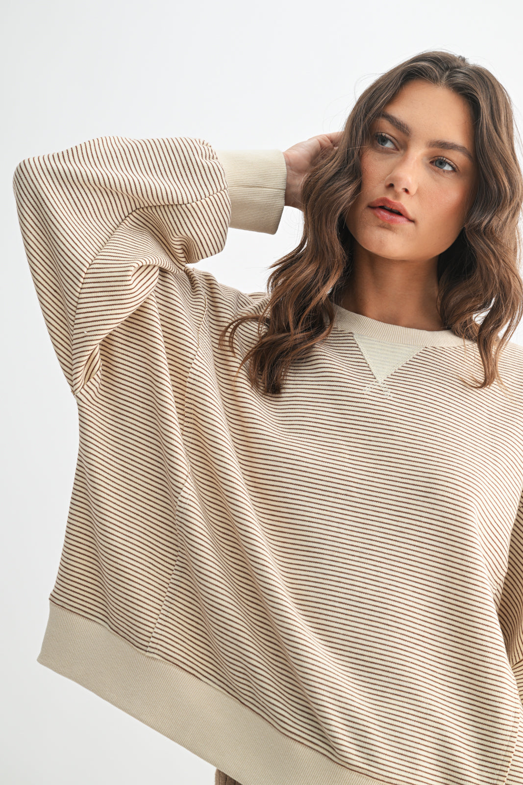 STRIPED CONTRAST KNIT PULLOVER: CAMEL/ECRU