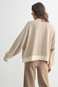 STRIPED CONTRAST KNIT PULLOVER: CAMEL/ECRU