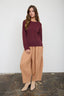 TEXTURED RAW EDGE LONG SLEEVE KNIT SWEATER: OXBLOOD