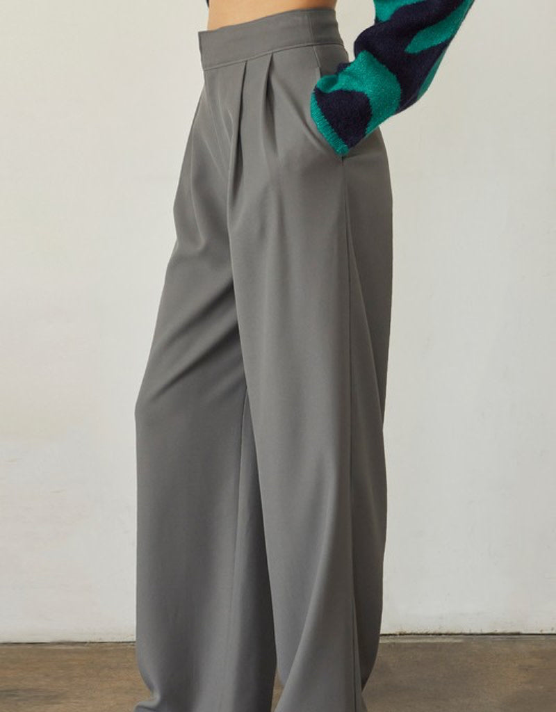 Suki Straight-leg Pleated Trouser - Cool Grey