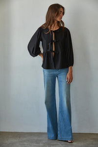 Bow Kisses Top: Black