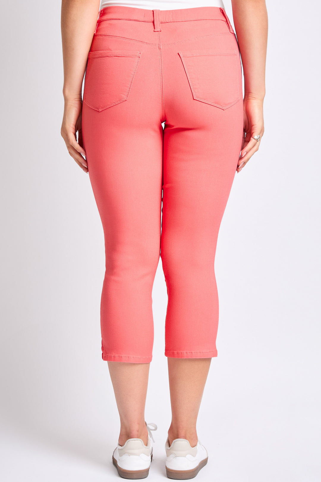 Women's Hyperstretch Pull On Capri