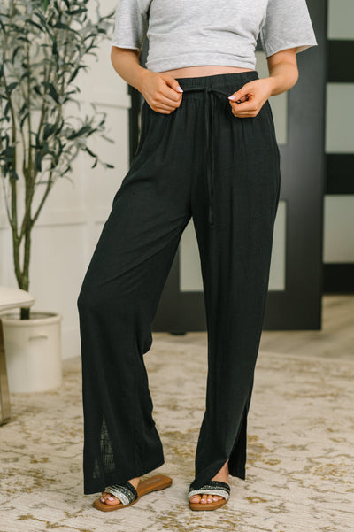 Essential Feeling Straight Leg Lounge Pants in Light in Black